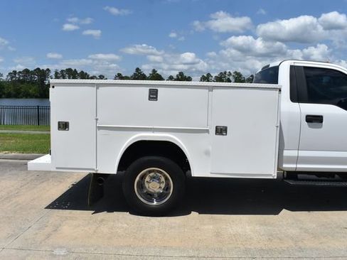 Used 2018 Ford F350 XL w/ Power Equipment Group image 4