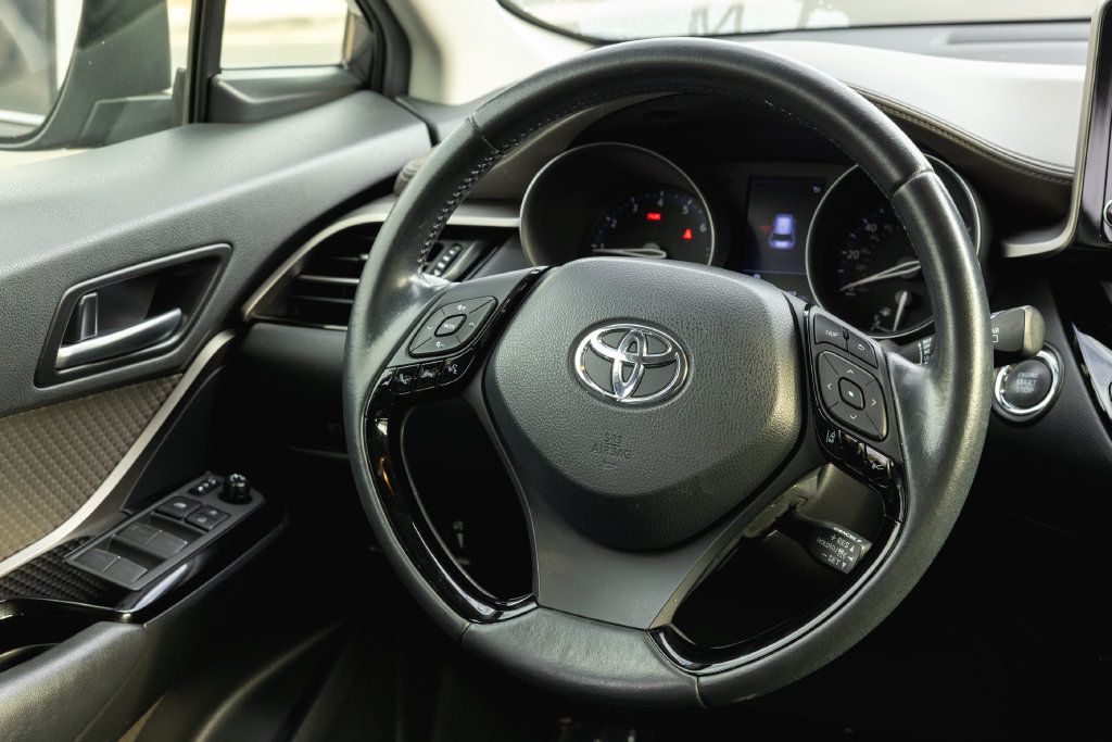 Certified 2020 Toyota C-HR Limited FWD image 27