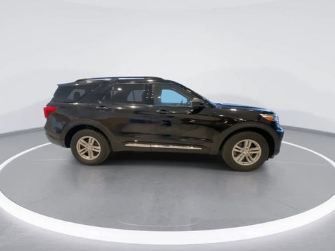 Used 2020 Ford Explorer XLT w/ Comfort Package image 9