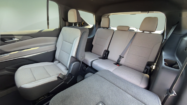 Used 2026 Chevrolet Traverse LT w/ Driver Confidence Package FWD image 40