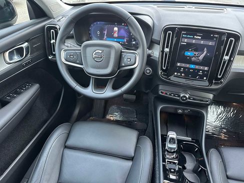 Used 2025 Volvo XC40 B5 Ultra w/ Climate Package AWD/4WD image 18