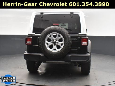 Used 2021 Jeep Wrangler Unlimited Islander image 7