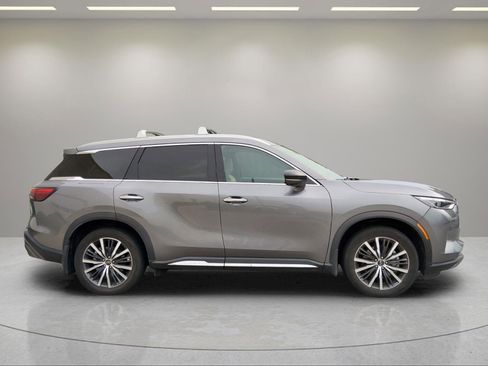 Used 2024 INFINITI QX60 Sensory w/ Vision Package AWD/4WD image 4