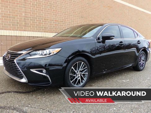 Used 2017 Lexus ES 350 w/ Luxury Package image 1
