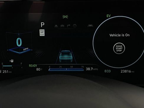 Used 2024 Hyundai Elantra Limited image 15