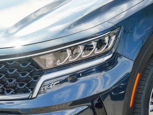 Certified 2023 Kia Sorento EX AWD/4WD image 8