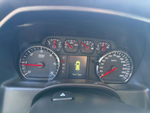 Used 2018 Chevrolet Silverado 1500 Custom w/ Custom Value Package RWD image 14