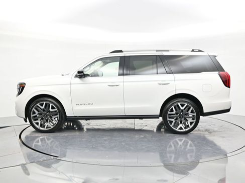 Used 2025 Ford Expedition Platinum w/ Platinum Ultimate Package AWD/4WD image 8