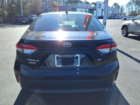 Used 2024 Toyota Corolla LE image 2