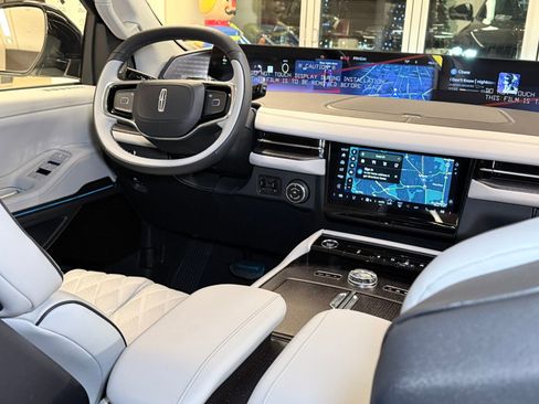 New 2026 Lincoln Navigator L Black Label image 19