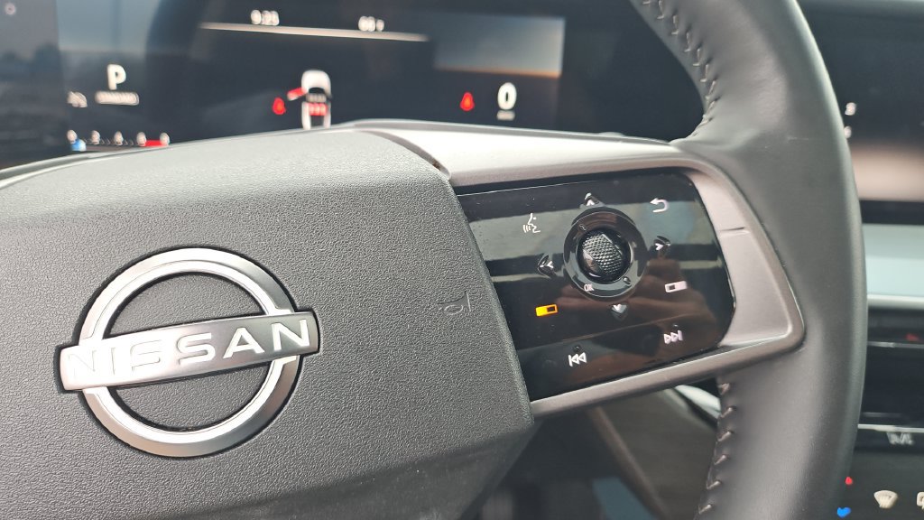Certified 2025 Nissan Murano Platinum w/ Cargo Package AWD/4WD image 11