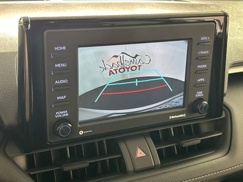 Used 2022 Toyota RAV4 XLE w/ Convenience Package FWD image 19