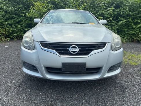 Used 2010 Nissan Altima 2.5 S FWD image 2