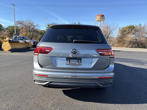 Certified 2023 Volkswagen Tiguan SE w/ Panoramic Sunroof Package image 7