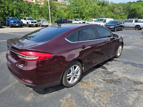 Used 2018 Ford Fusion SE w/ Fusion SE Technology Package FWD image 6