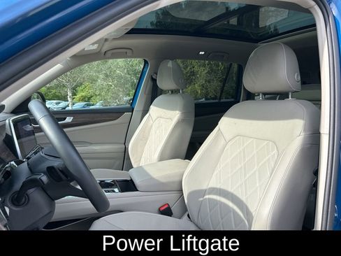 Certified 2025 Volkswagen Atlas SEL Premium R-Line image 21