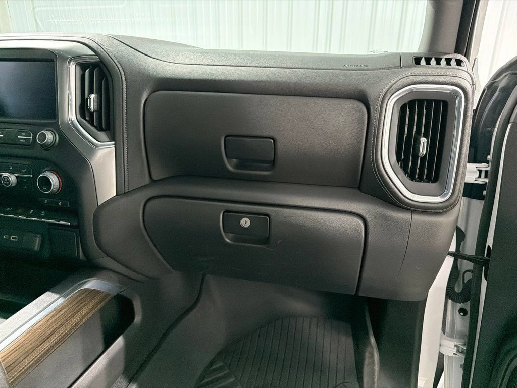 Certified 2022 Chevrolet Silverado 1500 RST AWD/4WD image 21