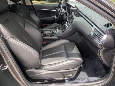 Used 2022 Genesis G70 2.0T RWD image 26