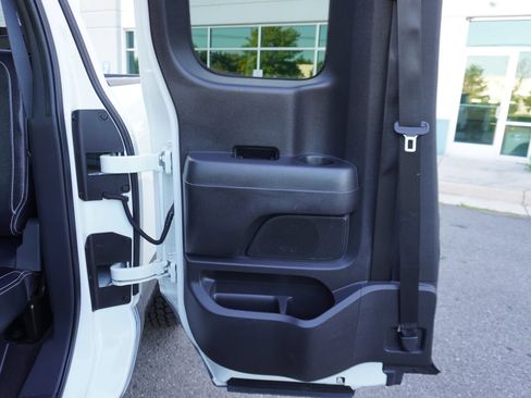 Used 2019 Nissan Titan PRO-4X w/ Pro-4x Convenience Package AWD/4WD image 18