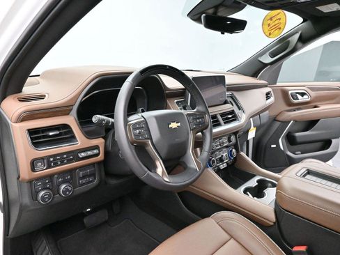 Used 2024 Chevrolet Suburban High Country w/ Advanced Technology Package image 18