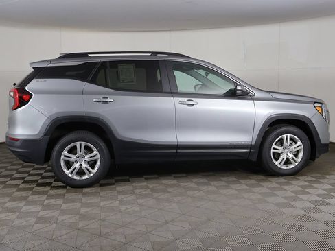 Used 2023 GMC Terrain SLE w/ Driver Convenience Package AWD/4WD image 16