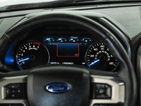 Used 2015 Ford F150 Platinum w/ Equipment Group 701A Luxury RWD image 17