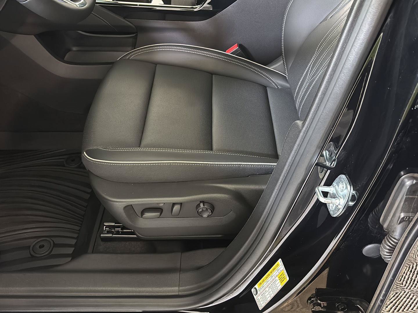 Certified 2026 Buick Envision Avenir AWD/4WD image 17