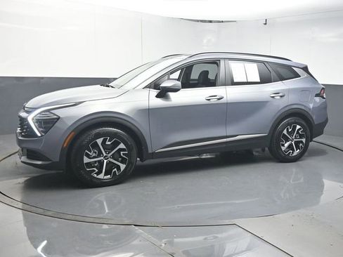 Used 2025 Kia Sportage EX w/ Premium Package FWD image 4