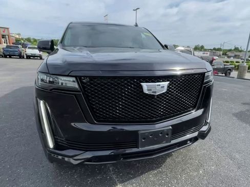 Used 2023 Cadillac Escalade ESV Sport Platinum w/ LPO, ONYX Package AWD/4WD image 6