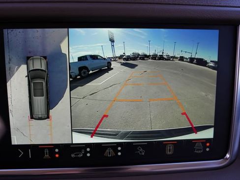 Used 2023 GMC Yukon XL Denali image 27