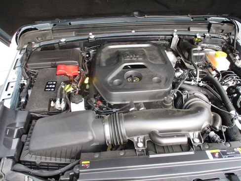 Used 2025 Jeep Wrangler Sport S image 8