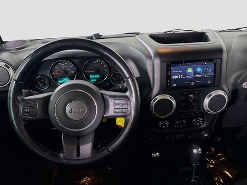 Used 2017 Jeep Wrangler Unlimited Sahara AWD/4WD image 17