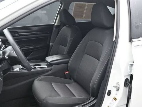 Used 2023 Nissan Altima 2.5 S FWD image 5