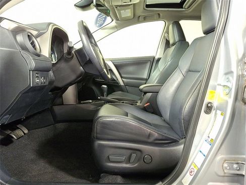 Used 2017 Toyota RAV4 Limited image 15