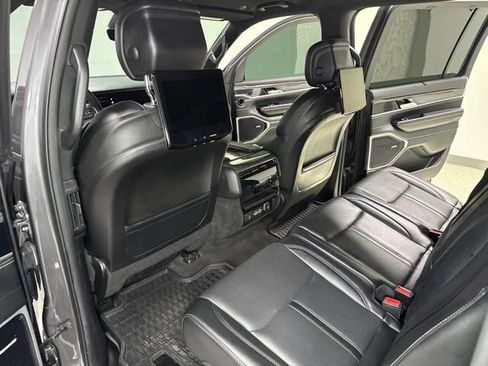 Used 2022 Jeep Wagoneer Series II w/ Convenience Group I AWD/4WD image 29