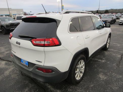 Used 2018 Jeep Cherokee Latitude image 5