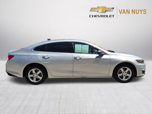 Used 2021 Chevrolet Malibu LS FWD image 4