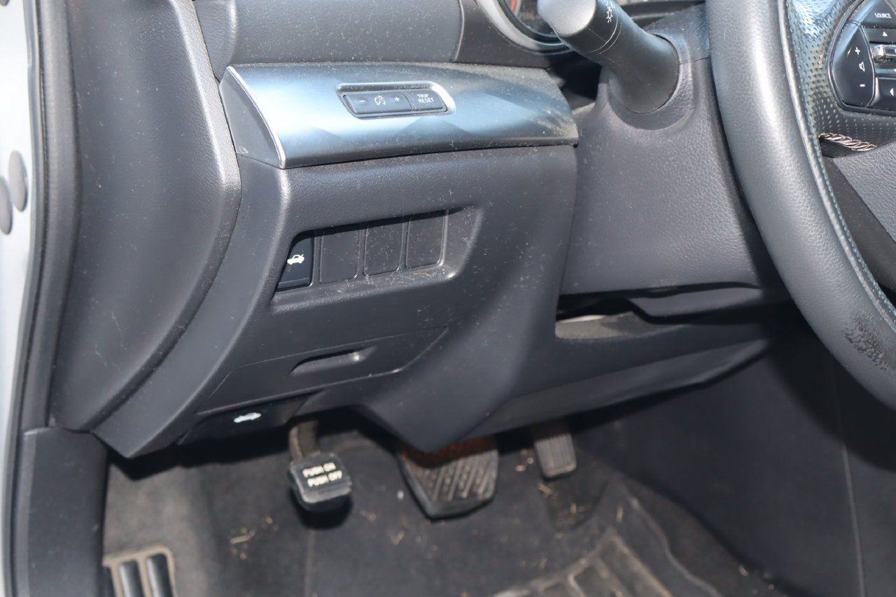 Used 2022 Nissan Maxima SV w/ Floor Mat Group FWD image 21