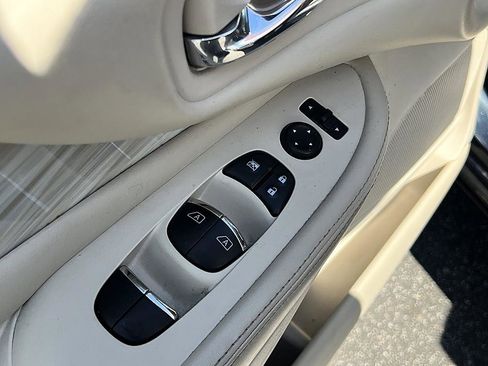 Used 2018 Nissan Murano SL w/ Moonroof Package image 21