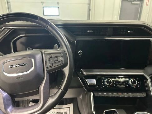 Used 2022 GMC Sierra 1500 Denali Ultimate image 11
