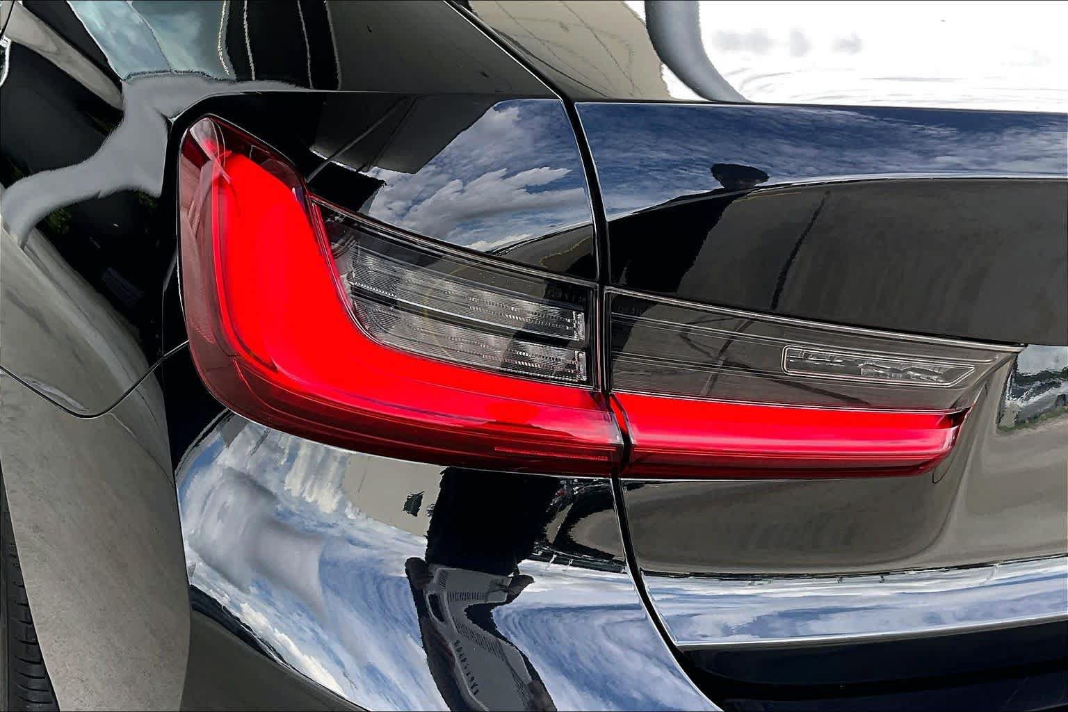 Used 2019 BMW 330i Sedan RWD image 25