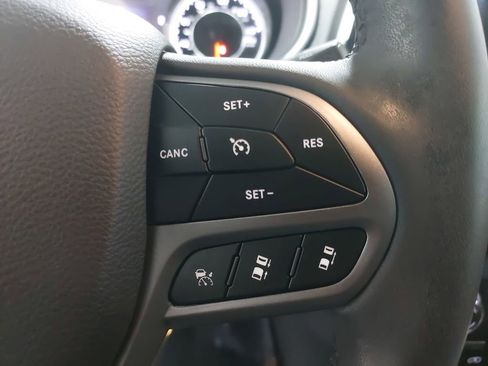 Used 2022 Jeep Cherokee Limited w/ Sun & Sound Group image 17