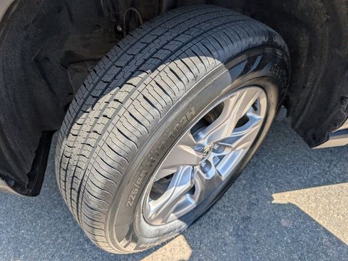 Used 2024 Toyota RAV4 XLE image 21