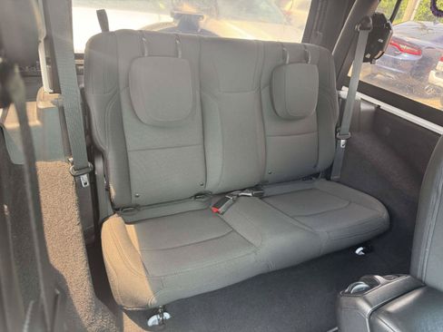 Used 2021 Jeep Wrangler Sport AWD/4WD image 14