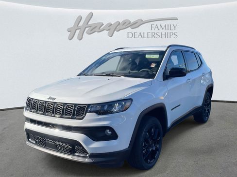 New 2026 Jeep Compass Latitude image 13