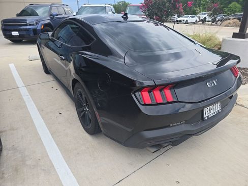 Used 2024 Ford Mustang GT RWD image 7