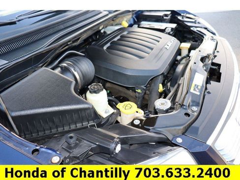 Used 2013 Chrysler Town & Country Touring-L image 32