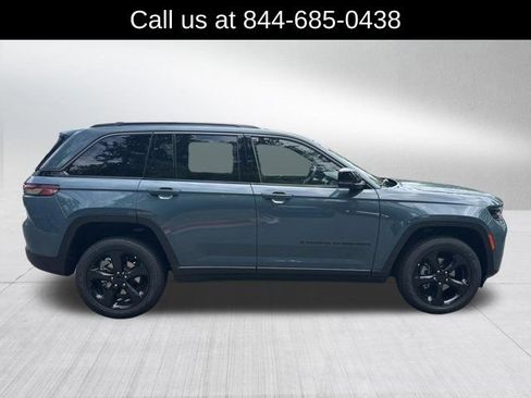 New 2026 Jeep Grand Cherokee Limited w/ Limited Altitude Package AWD/4WD image 4