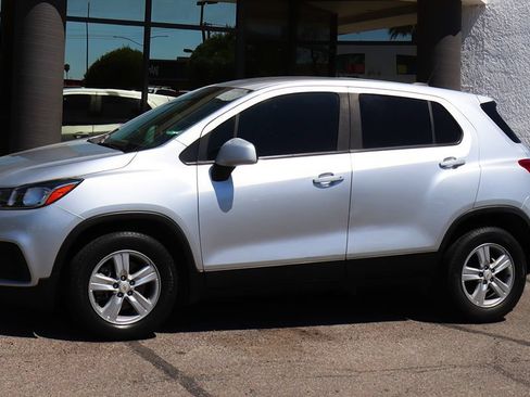 Used 2020 Chevrolet Trax LS w/ Tint and Cruise Package FWD image 7