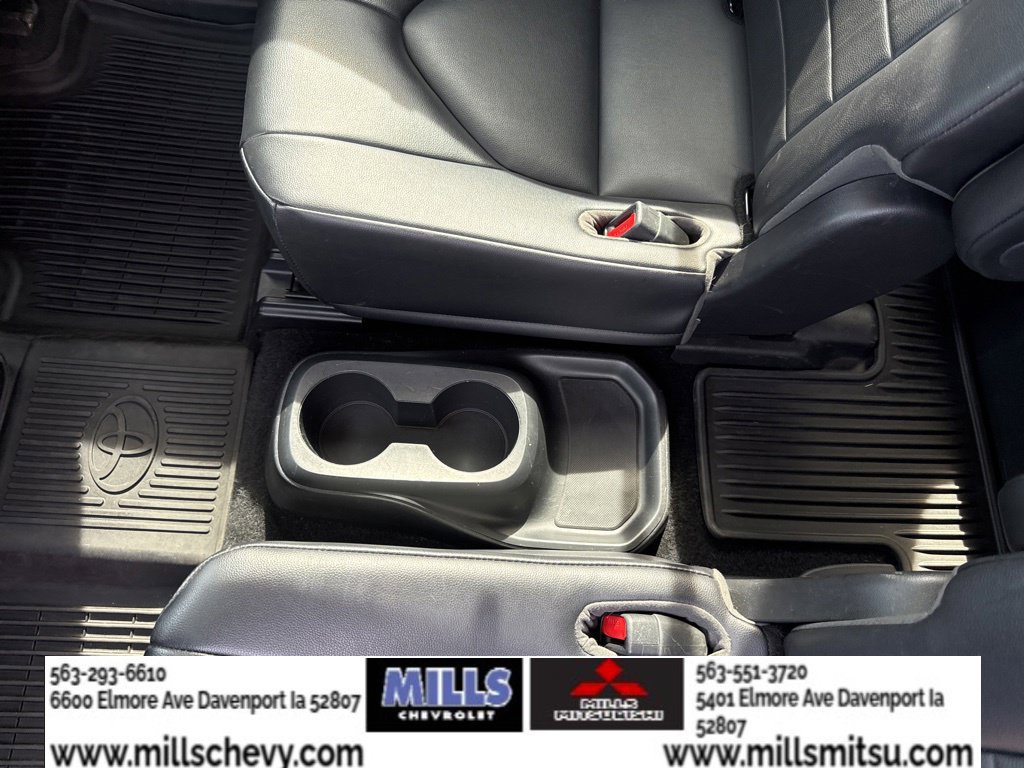 Used 2022 Toyota Highlander XLE AWD/4WD image 27